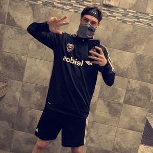 Meet your Posher, Ethan